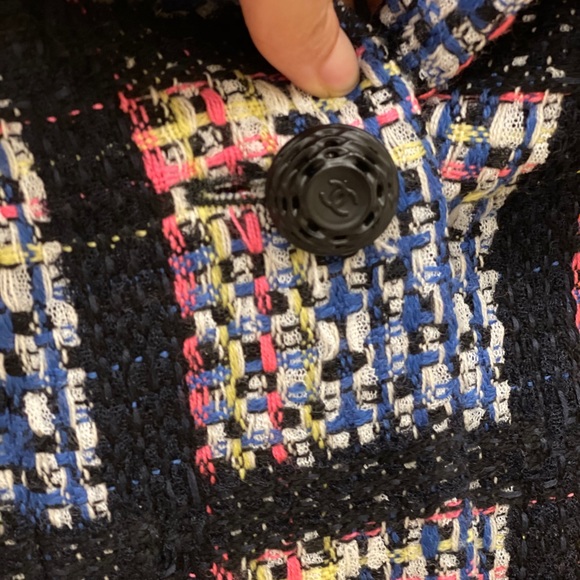 Chanel jacket size 38 - Picture 3 of 8